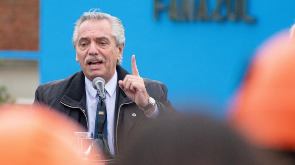  Fernández: "Estamos haciendo un buen negocio como  sociedad, volviendo a recuperar el trabajo para Azul"