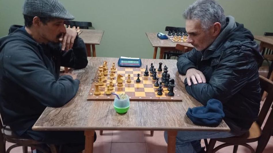 Matías Piñeiro con blancas frente a Eduardo Davis.