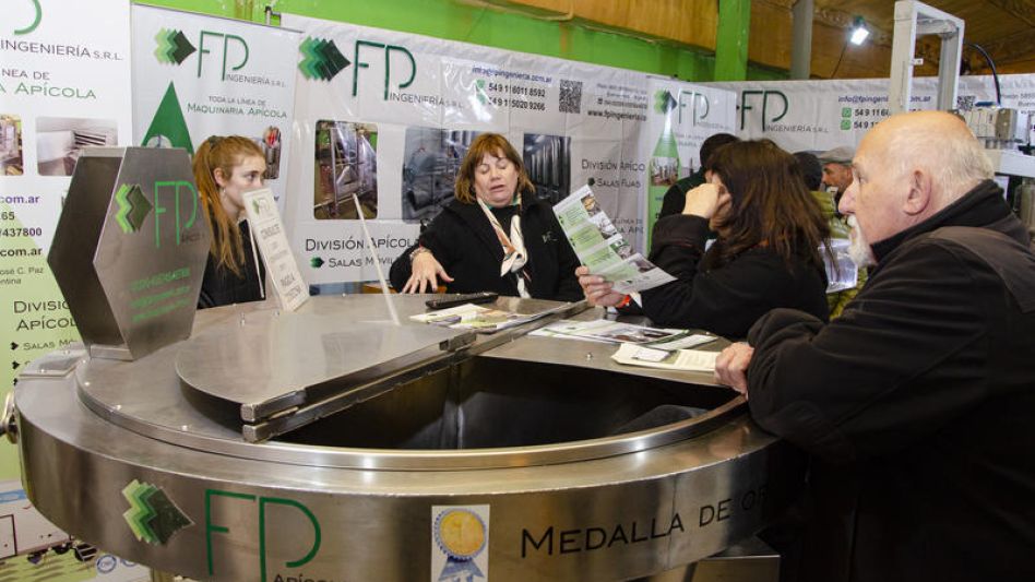 Todos se fueron muy contentos, dijo el presidente de los apicultores locales al hacer referencia a los numerosos expositores que participaron de la Expo Miel 2023. NACHO CORREA