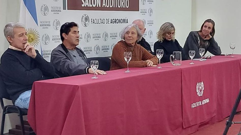 Con la Sala Auditorio de la Facultad de Agronomía de Azul como escenario, se desarrolló el 3° Encuentro del Proyecto de Extensión Redes y ecosistemas emprendedores.