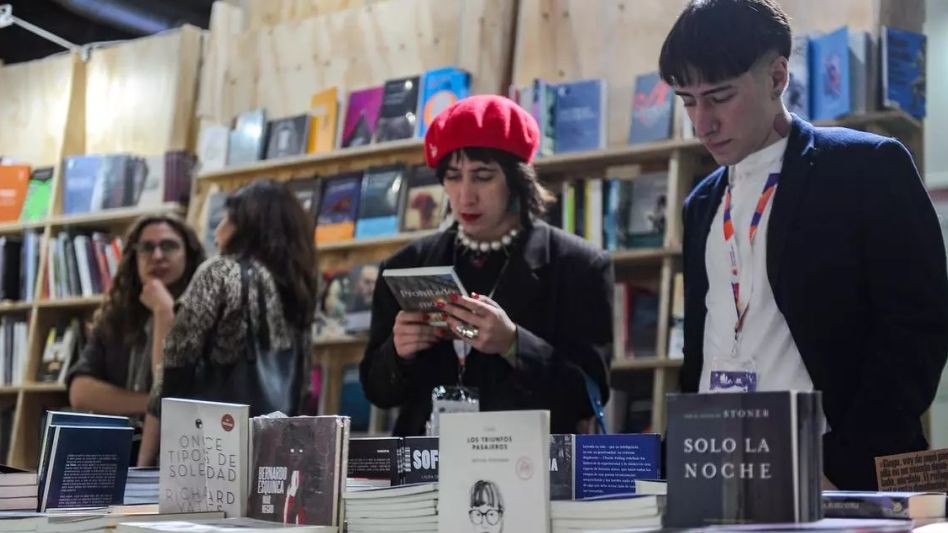 Los 20 datos sobre el consumo cultural de los argentinos: libros, plataformas, TV, redes sociales y música