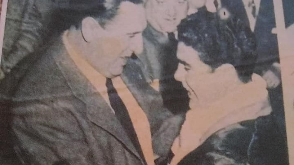 En el mítico estadio, donde el boxeo vivió momentos memorables, un púgil nacido en esta ciudad recibió el saludo del General al subir al cuadrilátero.