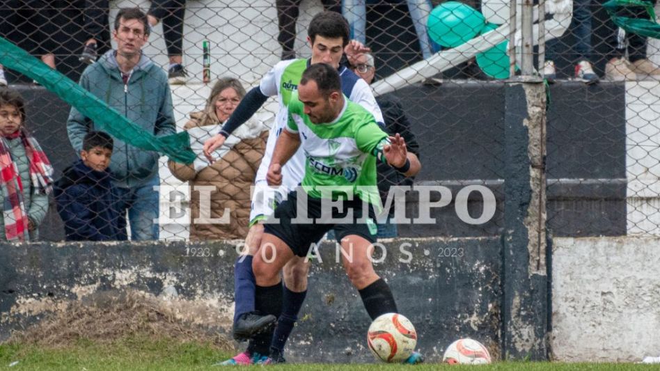 NICOLÁS MURCIAVélez Sarsfield dio otra de las grandes sorpresas de la Unión Deportiva Regional al vencer por 2 a 1 a Embajadores de Olavarría. NICOLÁS MURCIA