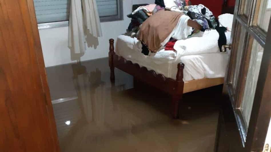  Vecinos del Barrio Santa Lucía reclaman  al municipio medidas ante inundaciones 