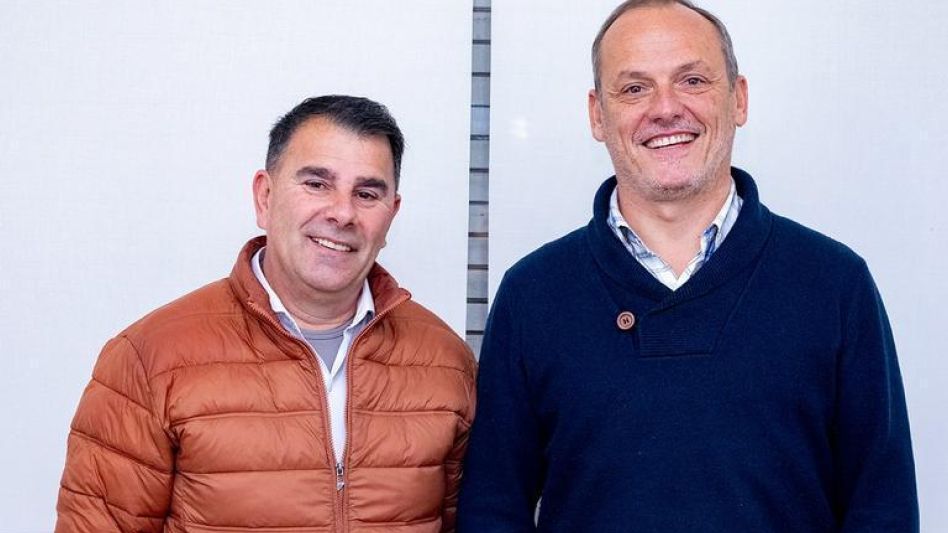 El intendente Hernán Bertellys junto al precandidato a primer concejal, Leopoldo Marchisio.