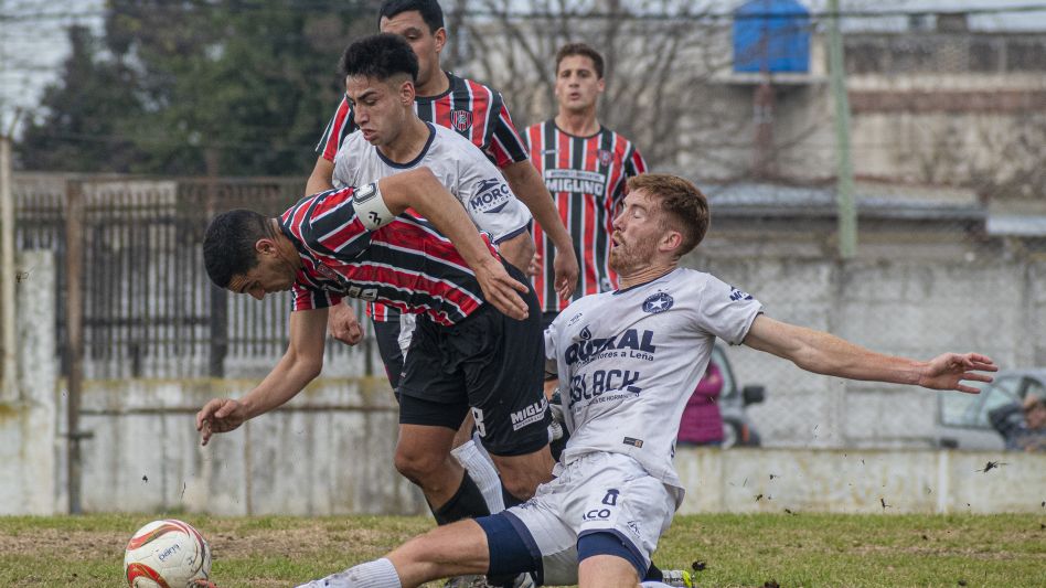 Racing de Olavarría le ganó a Chacarita por 2 a 0 y el tricolor quedó fuera de competencia. Foto: Nicolás Murcia.