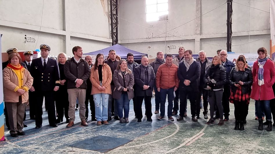 Ayer a la mañana en la sede del Centro de Reunión Universitaria de la UNICEN, se realizó el acto de inauguración del 2° Encuentro de instituciones intermedias de Azul, el cual estará hasta hoy. PRENSA