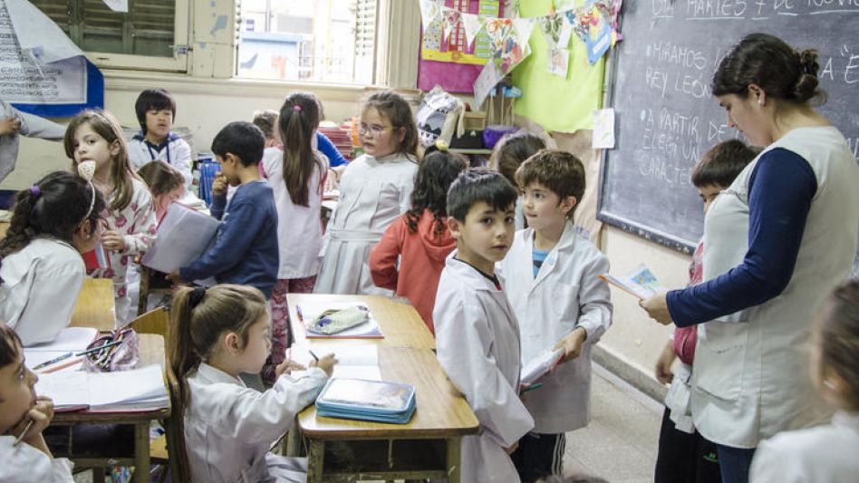 Docentes proponen al gobierno que la revisión  de la paritaria no sea semestral, sino mensual