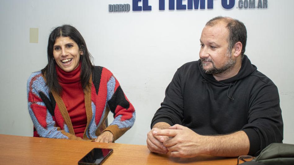La profesora de letras y el escritor dialogaron con EL TIEMPO. NACHO CORREA
