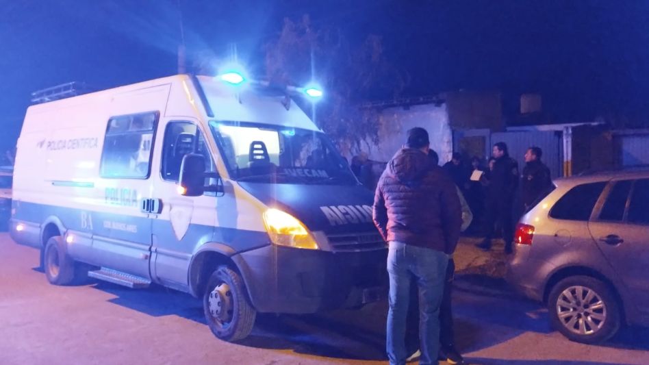 El fallecido residía en un departamento interno que alquilaba, situado sobre calle Jujuy, en cercanías al Tiro Federal de Azul. FOTOS: NACHO CORREA