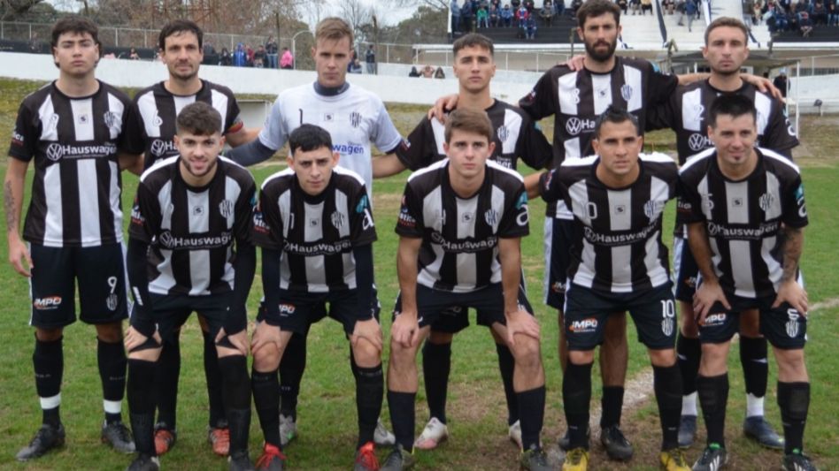 Estudiantes de Olavarría eliminó a Ciudad de Bolívar y estará jugando la semifinal de la Unión Deportiva Regional. Foto: ARCHIVO