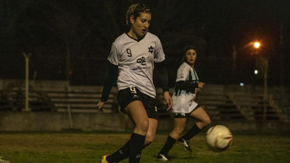 Maisa Arredondo convirtió dos goles en el triunfo ante Ferro. La estrellita superó por 4 a 0 al conjunto florense en el primer cotejo en la Copa Federal Femenina. NICOLÁS MURCIA