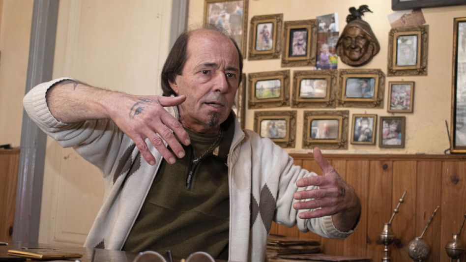 Julio Gardino recuerda la intensidad de los abrazos de Luca, su pequeño hijo. NACHO CORREA