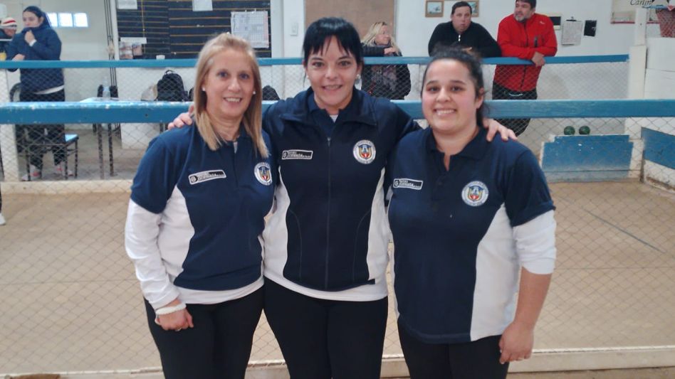 Destacada participación de las azuleñas Yanina del Carlo, María Parache y Rocío Siris en el Torneo Provincial de Parejas Damas. De siete partidos, sólo perdieron uno, que fue la final.