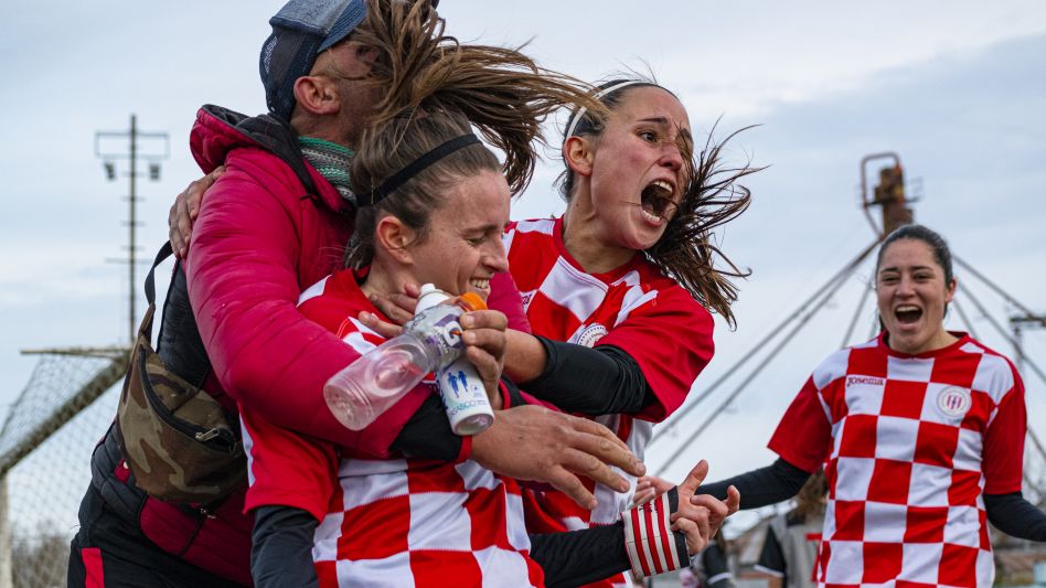 Estrellas le ganó a Alumni por 2 a 1 y se clasificó a la final del Torneo Apertura de Fútbol Femenino. Foto: NICOLÁS MURCIA.