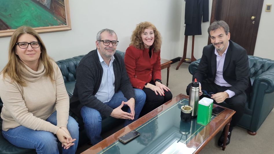 Aloisi, Propato y Mancini durante la reciente reunión con Galmarini, directivo del Banco Provincia.