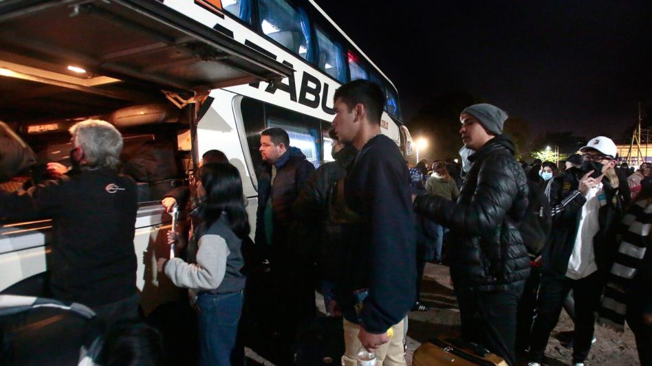 Partieron los primeros contingentes de la tercera edición de los viajes de egresados gratuitos
