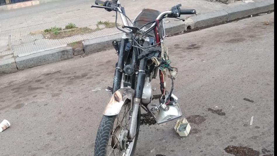 Conductores de dos motos y un peatón, implicados en un siniestro vial