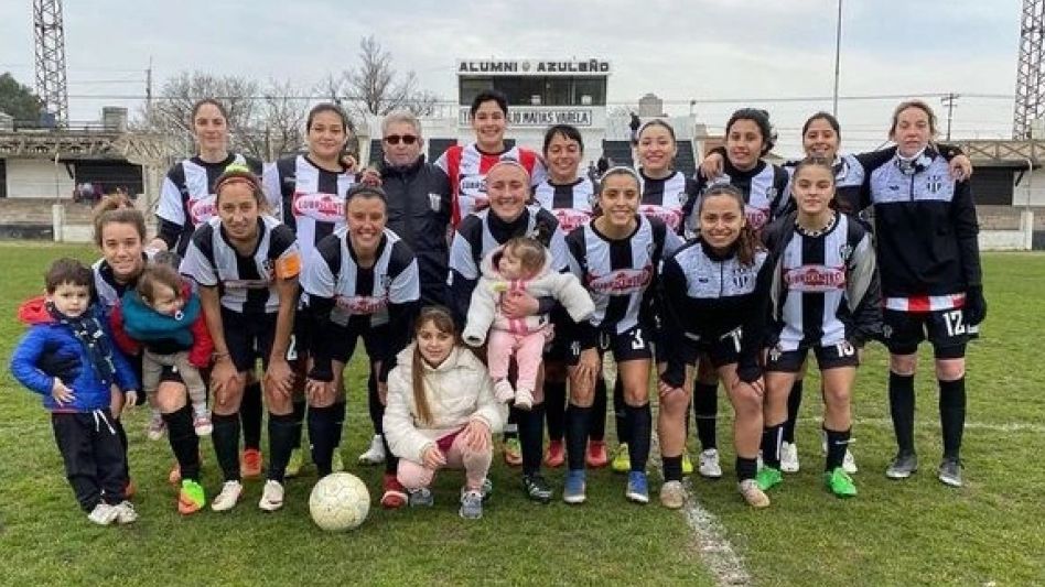 Alumni Azuleño superó a Cemento Armado por 2 a 0 y arrancó con una victoria el Clausura de Fútbol Femenino. FACEBOOK PONZOÑA AZULEÑA