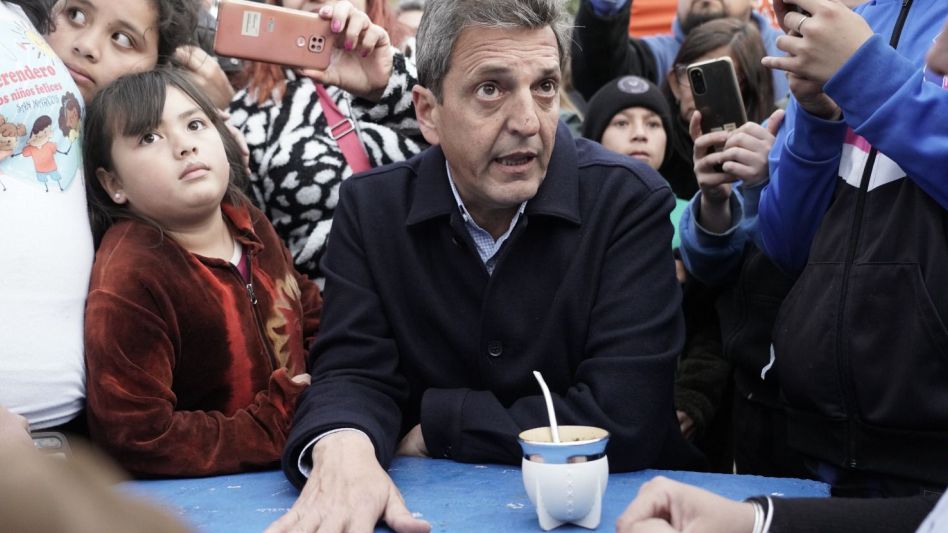 Defender la inversión en el cuidado de las infancias, el eje de Massa con familias en Berazategui