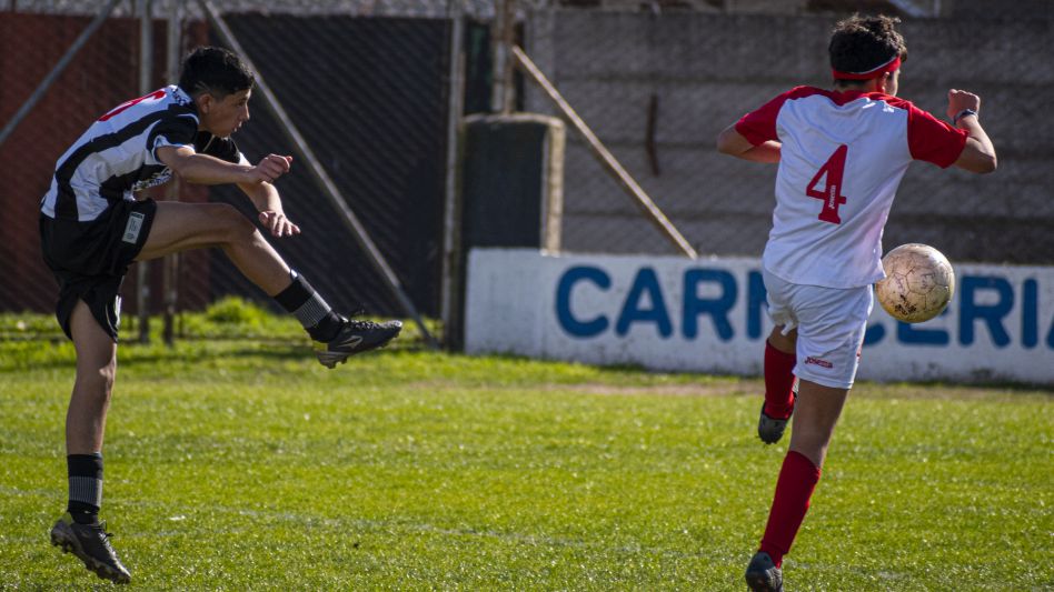 En esta jornada inicial marcó el regreso de Estrellas de Juventud en el fútbol menor. Los de Villa Fidelidad estarán jugando en Octava y Séptima. Foto: Nicolás Murcia.