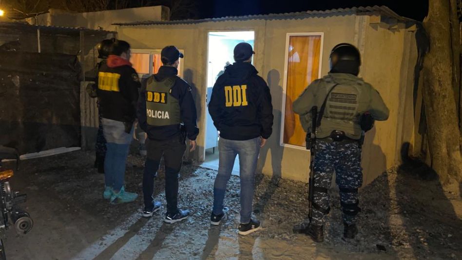 Policías incautaron cocaína y arrestaron a dos azuleños
