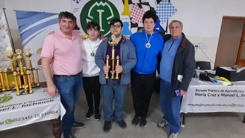 Varios a azuleños pasaron a las finales de los Juegos Bonaerenses. Santino Pentito clasificó por su desempeño en ajedrez. Foto: gentileza Prensa Municipal.