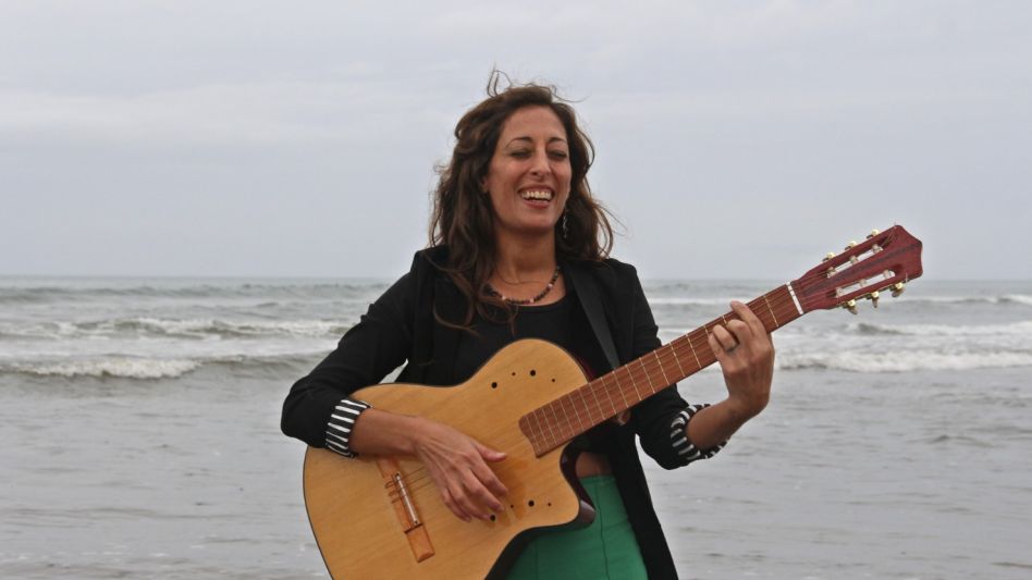 Victoria Assinnato presentará su primer disco: "Evolución"  