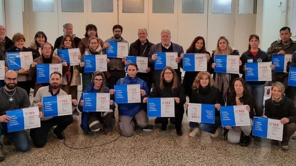 Los distintos actores que participaron de la primera reunión de la Mesa Seccional e Interinstitucional Contra la Trata de Personas que se realizó el miércoles pasado en Azul. OBISPADO DE AZUL