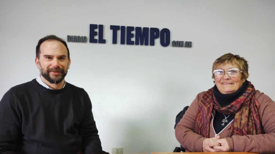 Bruno Vitale, del Colegio de Arquitectos de Azul, y Patricia Gómez, integrante del Consejo Municipal de las Personas con Discapacidad del Partido de Azul.
