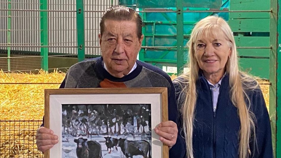 Alberto y Griselda Guil reconocidos por más de 500 personas que estuvieron en el 25 Remate de Las Blancas.