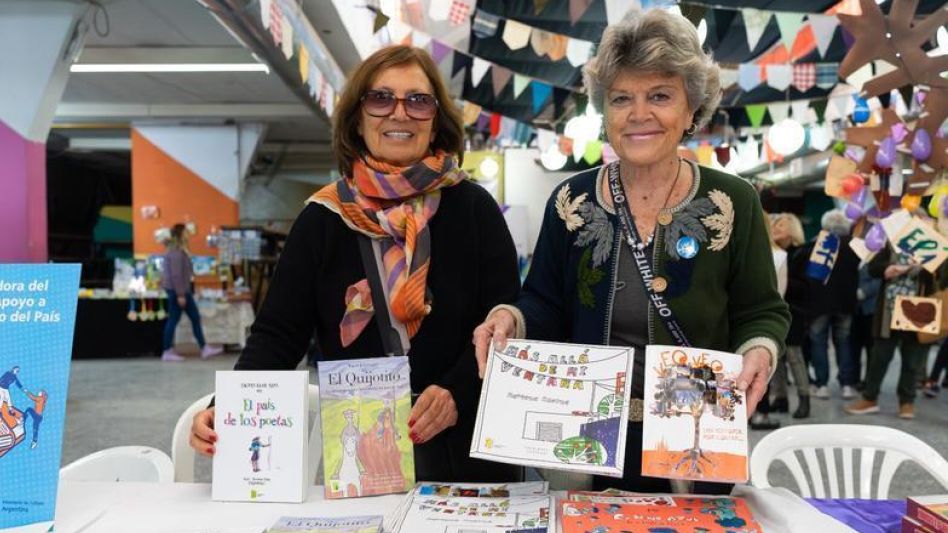 Azul Solidario en la 1° Feria   del Libro Infanto Juvenil