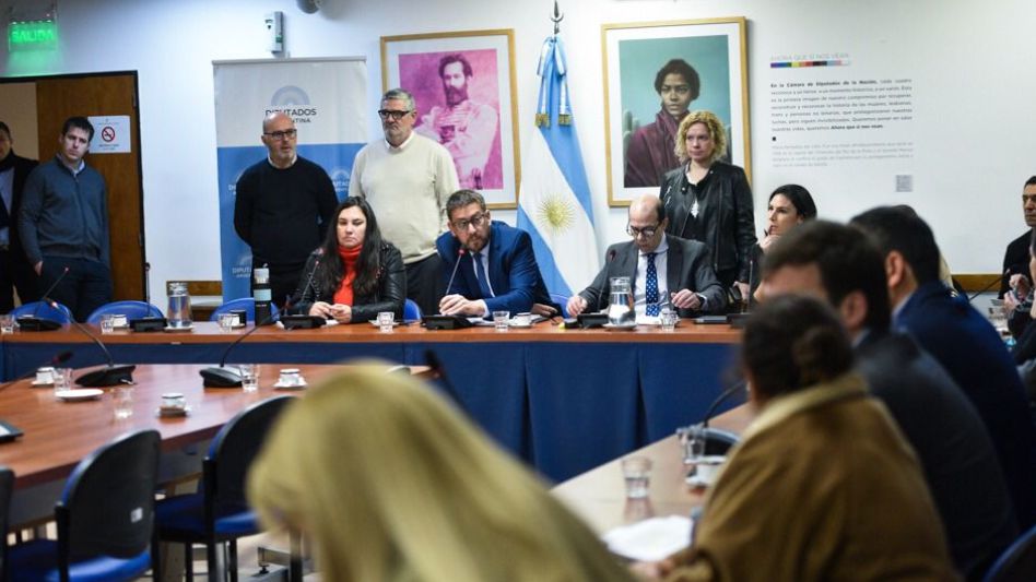 Asuntos Constitucionales avaló autorizar a la Jueza Capuchetti a investigar el celular del diputado Milman
