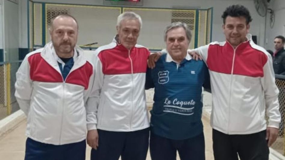 Rubén Tolosa, Julio Hernando, Adolfo Pérez Varela, Fabián Siris conformaron el equipo de Deportivo Azul, que se quedó con el Oficial de Tríos Caballeros. 
