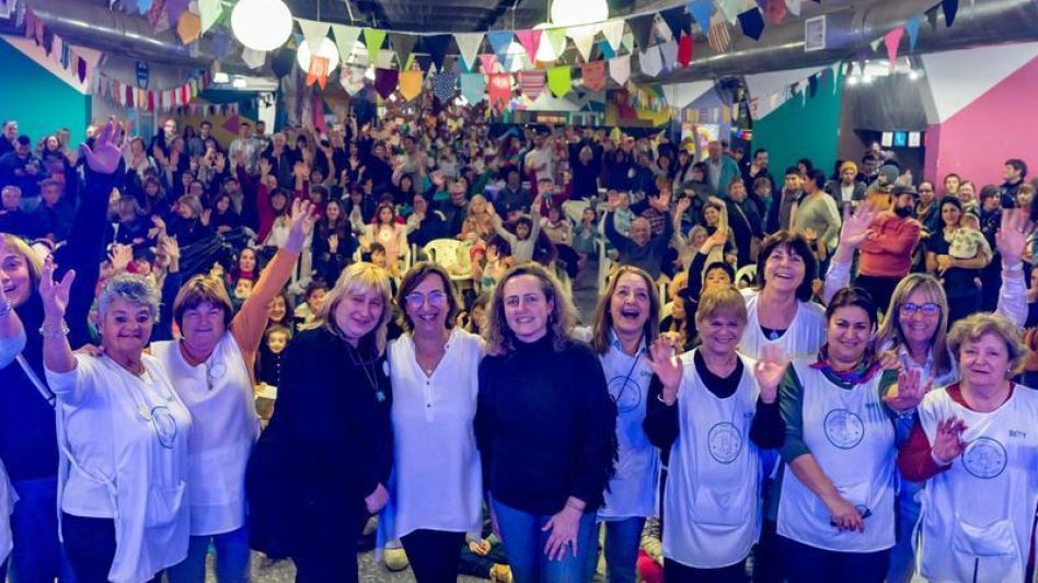 Se desarrolló en el Sumac la 1º Feria del Libro Infantojuvenil Azul enLetras, organizada por la Asociación Cooperadora del Hospital Materno Infantil Argentina Diego de nuestra ciudad.