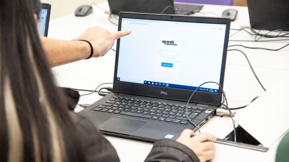 Estudiantes bonaerenses podrán inscribirse en "Aprendé Programando"