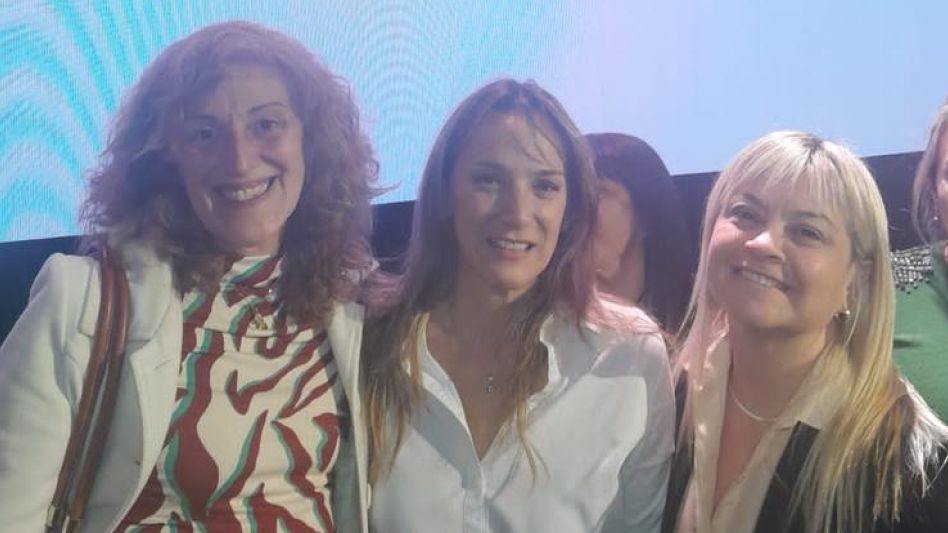 María Inés Mancini junto a Malena Galmarini en un tramo del Congreso Nacional del Frente Renovador que se realizó días atrás en Parque Norte. GENTILEZA/FRENTE RENOVADOR