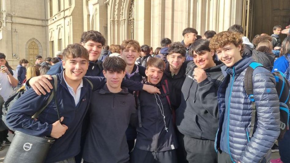 Estudiantes  de Colegios del Obispado   peregrinaron hacia el Seminario Diocesano  