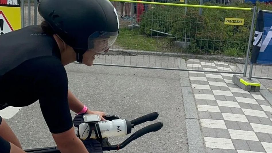 La triatleta azuleña participó en una semana en dos pruebas de media distancia y ahora comenzará a prepararse para el Mundial de Ironman en Hawái. 