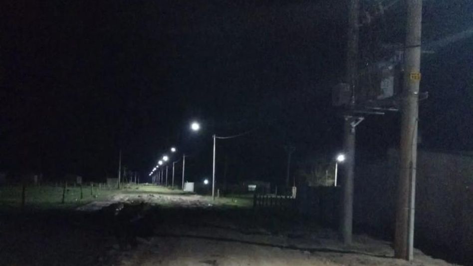 Algunos sectores de los barrios Villa Giammátolo y San Martín de Porres ya cuentan con alumbrado público LED.  GENTILEZA/MTE