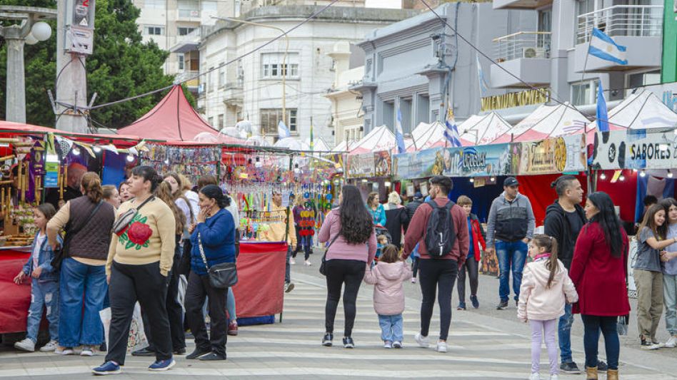 Con amplia concurrencia de público se realizó  una nueva edición de la feria Sabores del Mundo