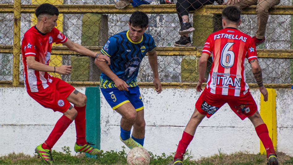 Atlético se impuso frente a Estrellas por 3 a 1 en Sexta División. Foto: Nicolás Murcia.