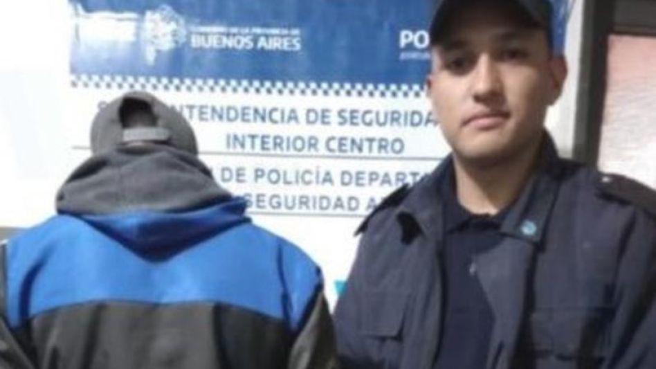 El acusado de estos episodios de violencia de género es un joven que permanece en la comisaría primera local.  SECCIONAL PRIMERA AZUL/PBA