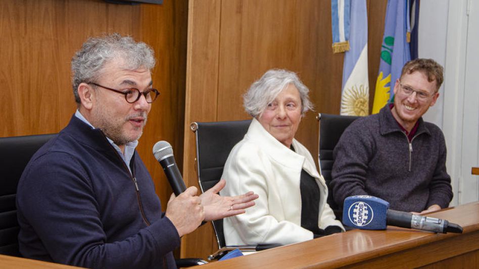 El doctor Fernando Peirone estuvo en Azul en las Jornadas de Arte y Derecho y Azul ElectroXArts.  NACHO CORREA 