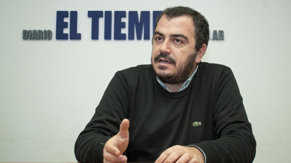 Xavier Cabrera, jefe de la UDAI Azul de ANSES, informó sobre los créditos para empleados en relación de dependencia y del refuerzo dirigido a los trabajadores informales. NACHO CORREA