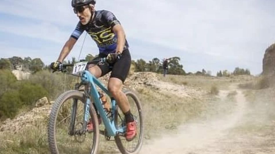 Federico Torras fue uno de los azuleños que participó, el domingo, en el 4° Tour de Olavarría, en Sierras Bayas. Foto: FACEBOOK FEDERICO TORRAS. 