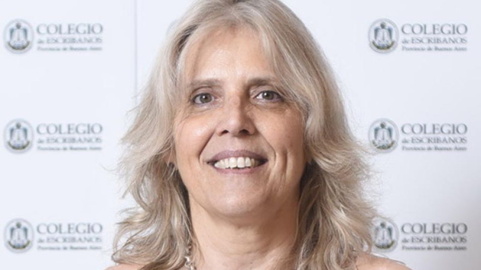 La actual presidente del Colegio de Escribanos de la provincia de Buenos Aires de la Delegación Azul, Marcela Voiscovich.