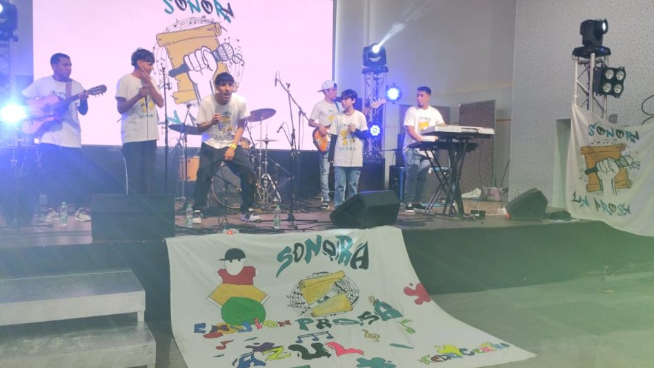 Sonora la prosa en la final del concurso "Maravillosa Música"