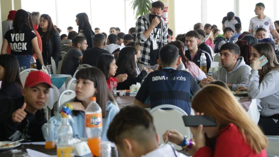 Kicillof: "Los viajes de egresados potencian el círculo virtuoso del turismo, el trabajo y la producción"