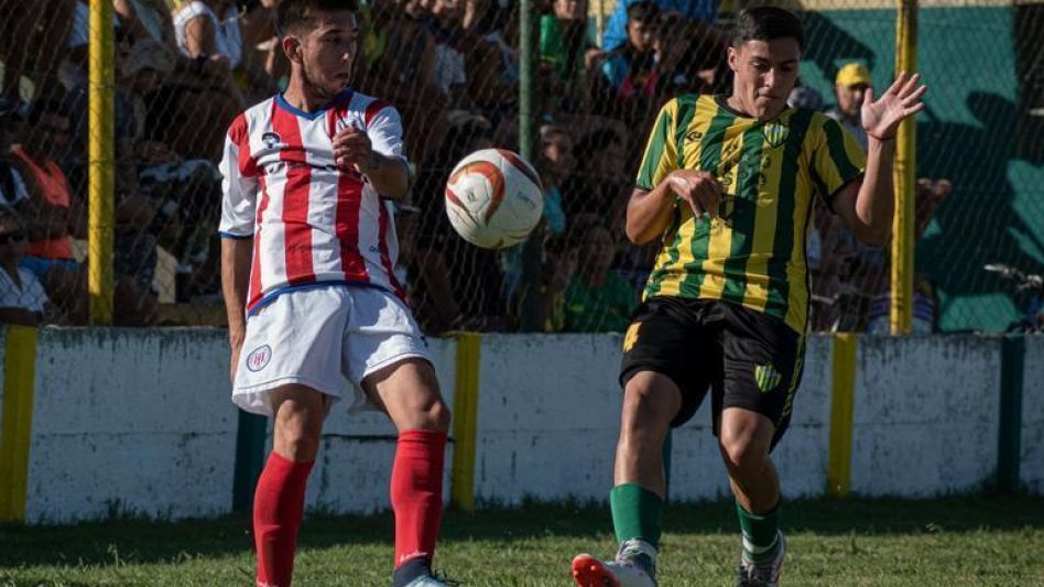 El líder Sportivo Piazza estará visitando, en su propia cancha, a Estrellas de Juventud, a partir de las 15.30 horas.   ARCHIVO/NICOLÁS MURCIA